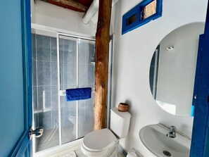 Standard Double Room Single Use | Bathroom