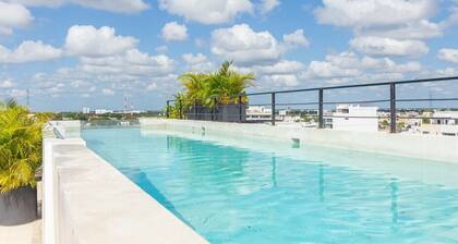 Luxury 1BD Condo 3 blk from 5th Ave W/PoolandParking