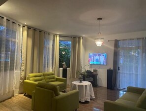 Smart TV, video games, DVD player, books