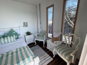 Deluxe Double Room, 1 Bedroom, Ensuite, Partial Ocean View | Premium bedding, individually decorated, individually furnished - Mio Mio Beach (Cartagena)