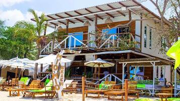 Exclusive-mökki, 5 makuuhuonetta, kylpyhuone makuuhuoneen yhteydessä, valtamerinäköala