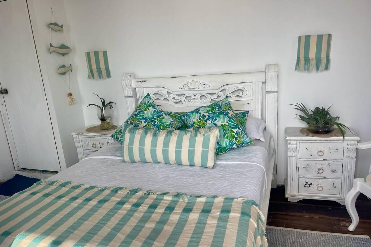 Deluxe Double Room, 1 Bedroom, Ensuite, Partial Ocean View | Premium bedding, individually decorated, individually furnished