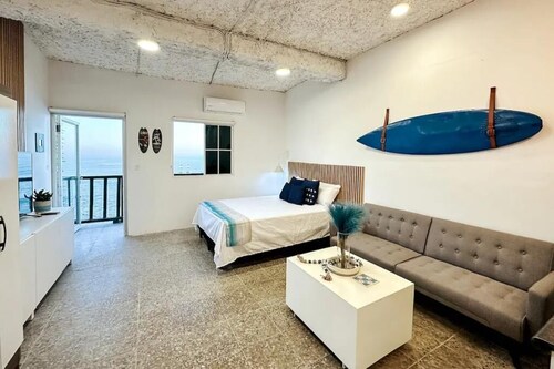 Cozy beachfront studio at heart of Puerto de La Libertad