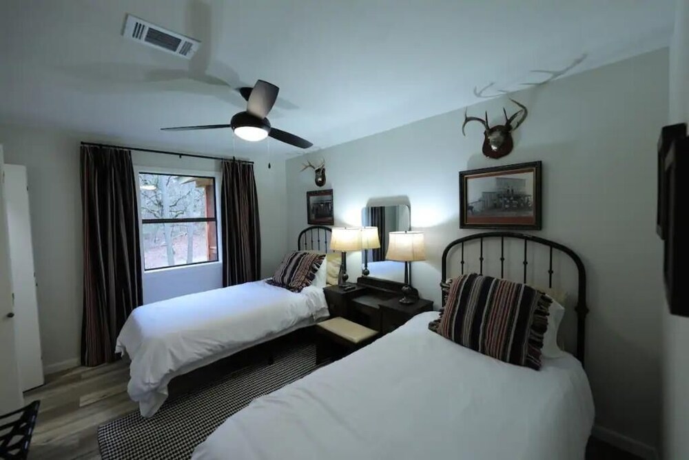 Mt. Nebo Trailhead House Yell County Vrbo