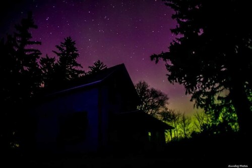 Quaint 150 yr old farmhouse on 5 acres. Close to Nordic Mountain Ski Resort. 