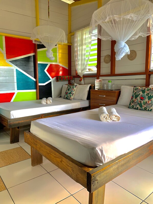 8 bedrooms, WiFi, bed sheets