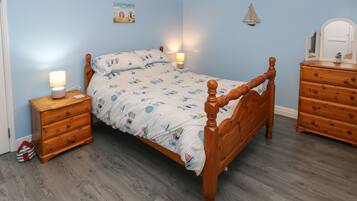 2 bedrooms, individually decorated, individually furnished, free WiFi