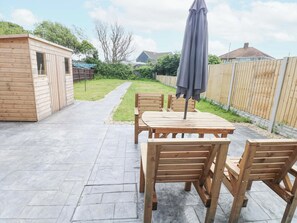 Cottage | Outdoor dining - Sŵn Y Môr (Burry Port)