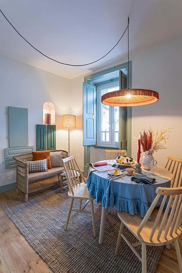Dining - GuestReady - Casas Do Tanoeiro - Apartament 1E (Porto Brandão)