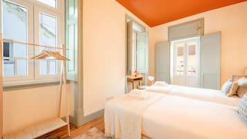 2 habitaciones, escritorio, internet y ropa de cama
