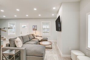 TV, books, stereo - Bright & Modern Home: 2 Mi to Presque Isle Airport (Presque Isle)
