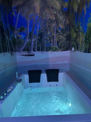 Bain à remous extérieur