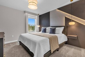7 Schlafzimmer, Bügeleisen/Bügelbrett, Reisekinderbett, WLAN
