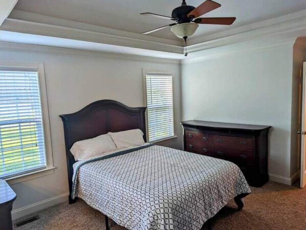 3 bedrooms, WiFi, bed sheets