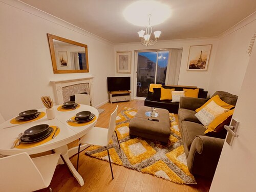 Captivating 2-bed House in Milton Keynes
