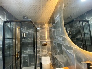 Desk, soundproofing, free WiFi - Beşiktaş Vip İnn Hotel & Suites (Istanbul)