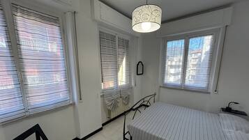 2 Schlafzimmer, BĂŒgeleisen/BĂŒgelbrett, Reisekinderbett, kostenloses WLAN