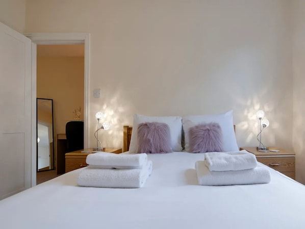 3 bedrooms, iron/ironing board, travel cot, free WiFi