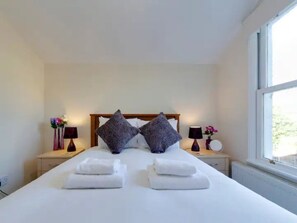 3 bedrooms, iron/ironing board, travel cot, free WiFi