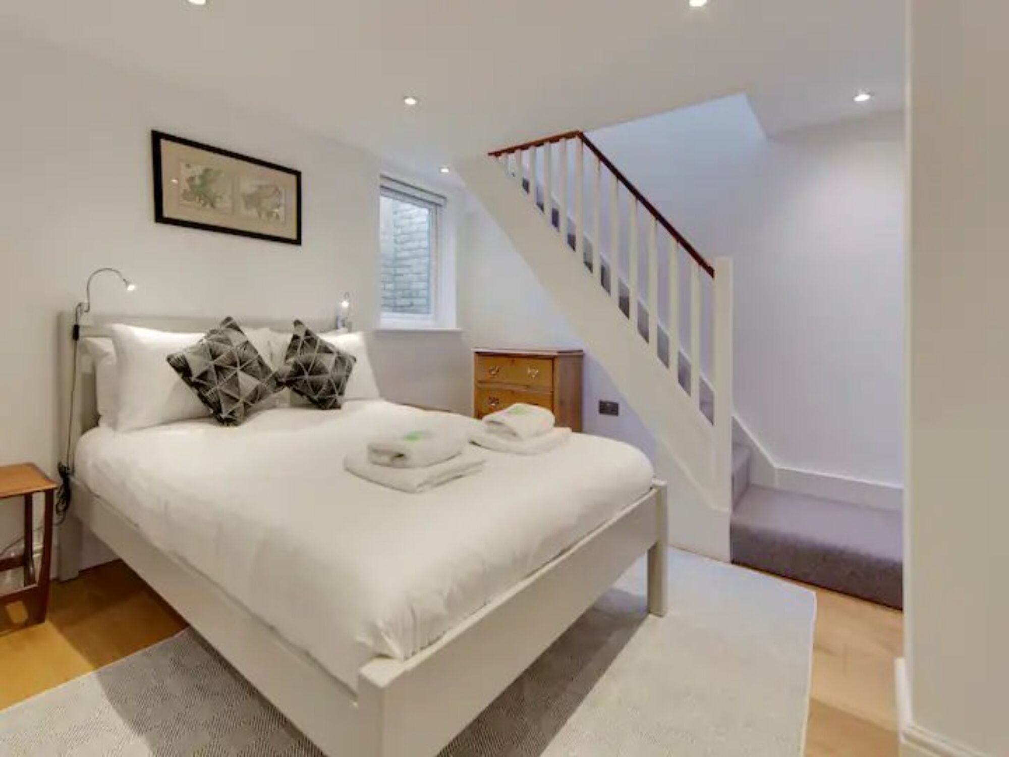 3 bedrooms, iron/ironing board, travel crib, WiFi (free)