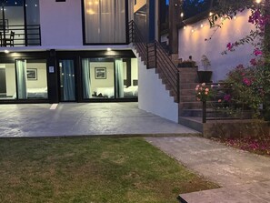 Vila família | Vista para o pátio