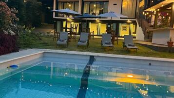 Familie villa | Zwembad | Een buitenzwembad