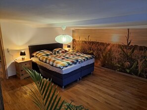 2 Schlafzimmer, BĂŒgeleisen/BĂŒgelbrett, kostenloses WLAN, BettwĂ€sche