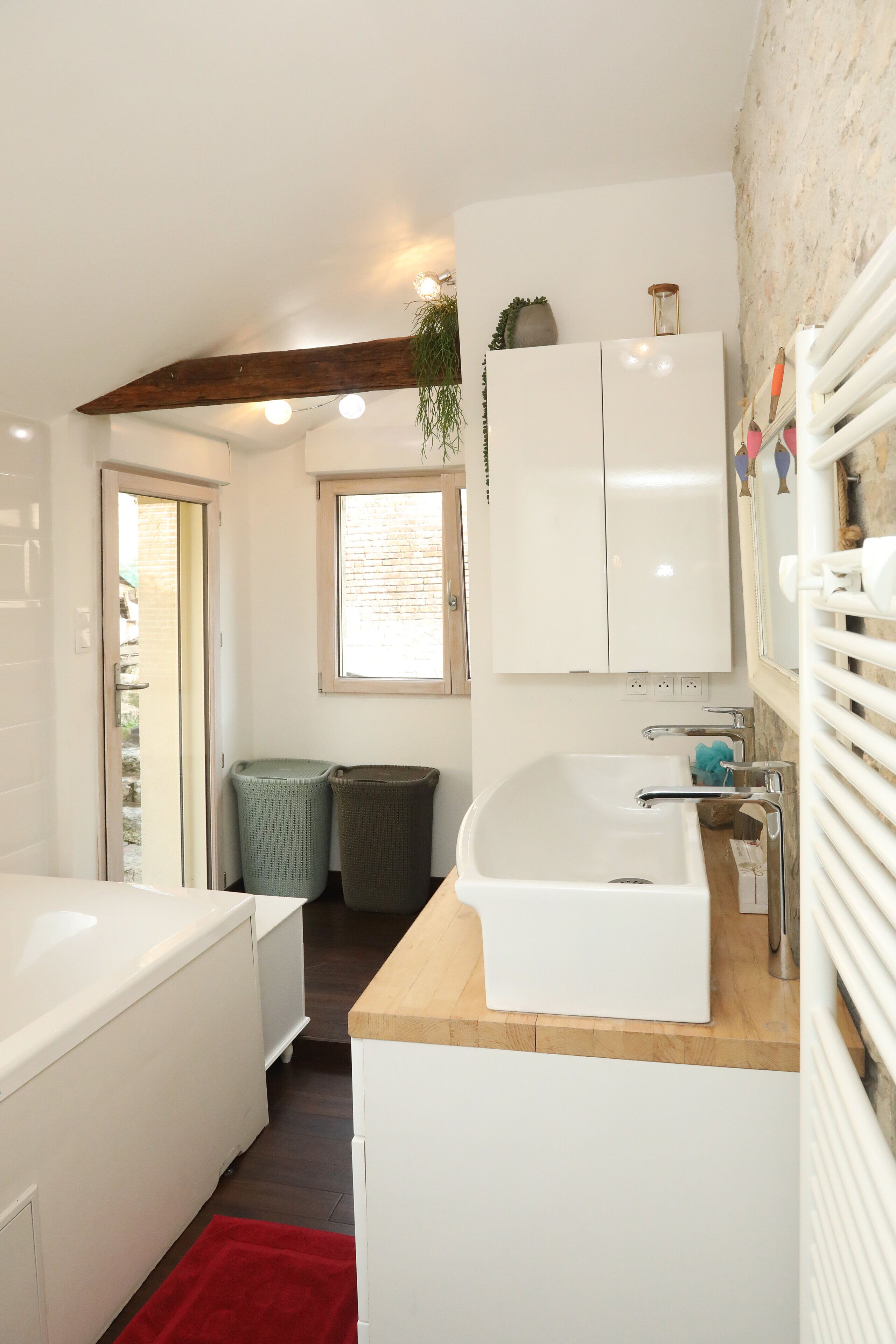 Dusche, Whirlpool, Haartrockner, Handtücher