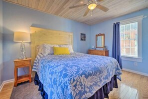 2 bedrooms, desk, iron/ironing board, free WiFi