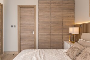 1 slaapkamer, een strijkplank/strijkijzer, wifi, beddengoed