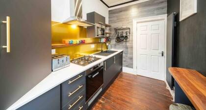 Central Apartments Industrial: Luxury apartment in the heart of Blairgowrie