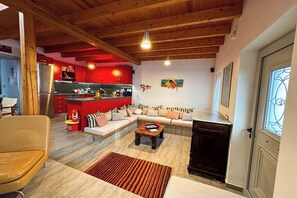 Smart TV, fireplace, DVD player