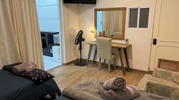 Signature Twin Room, Multiple Beds | Individually decorated, individually furnished, desk, laptop workspace