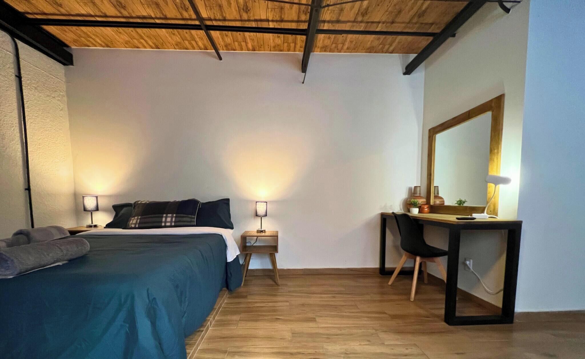 Grand Room, 1 double bed, Bathroom is not inside