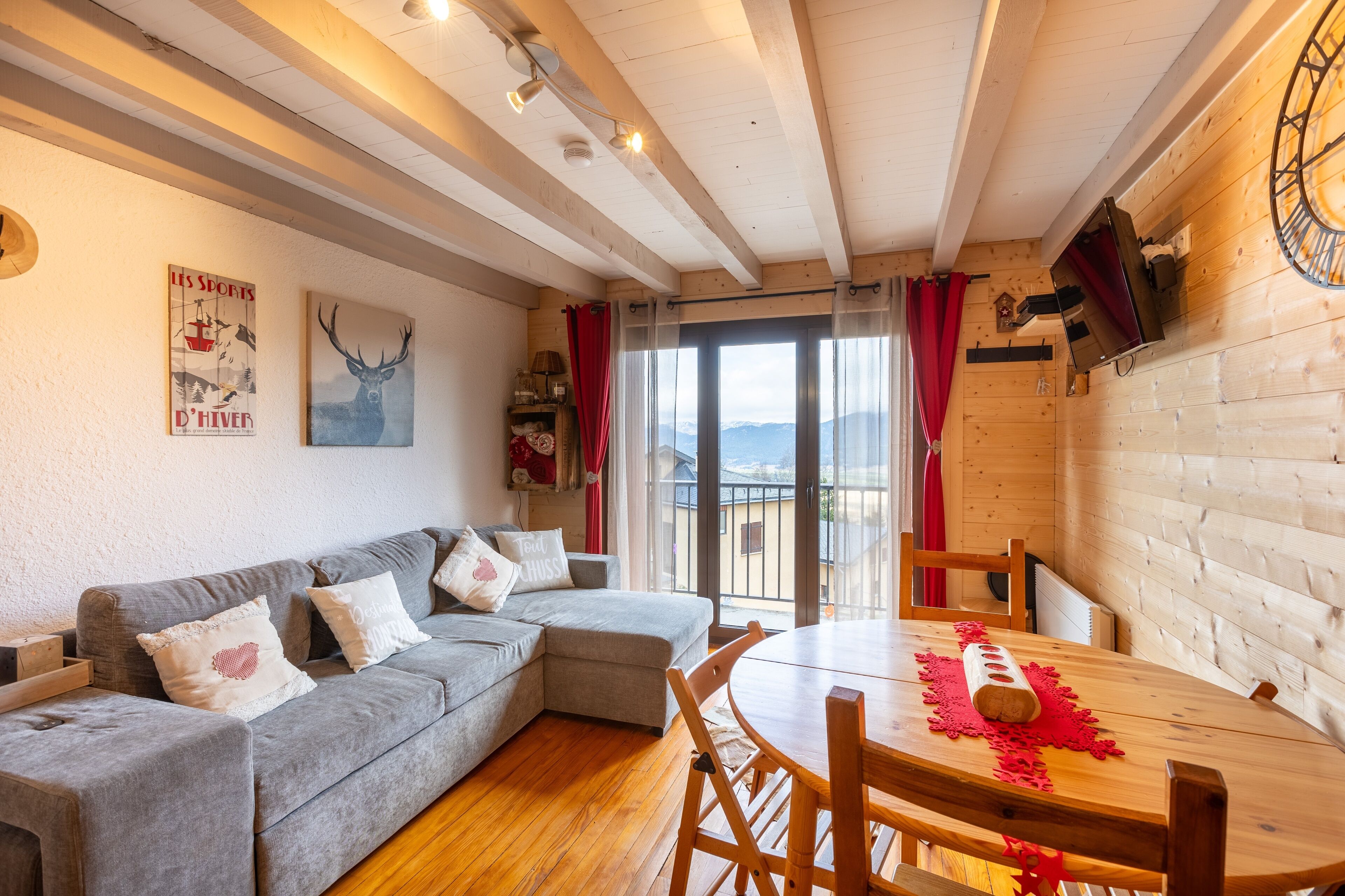 TV, fireplace, DVD player