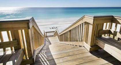 Beachfront Townhome in Blue Mountain w/ Pool - Private Beach, Incredible Views!