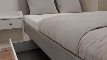 1 bedroom, bed sheets