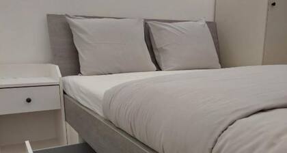 Lisbon South Bay Rooms Deluxe - Double Room with Private Bathroom