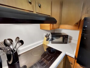 Refrigerador, microondas, parrilla de estufa y lavavajillas 