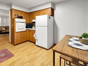 Interior - Family Friendly 3 BR 2 Bath Duplex Sleeps 9! (Des Moines)