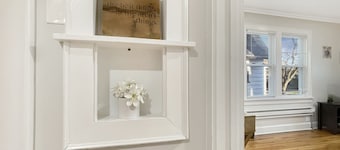 Fun & Charming 1BR Apt near Drake