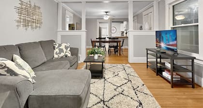 Beautiful 2BR N of Grand near Downtown