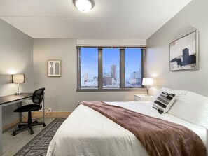 2 dormitorios, escritorio, wifi gratis y ropa de cama