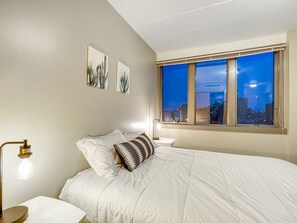 2 chambres, bureau, Wi-Fi gratuit, draps fournis