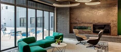 المنشأة من الداخل