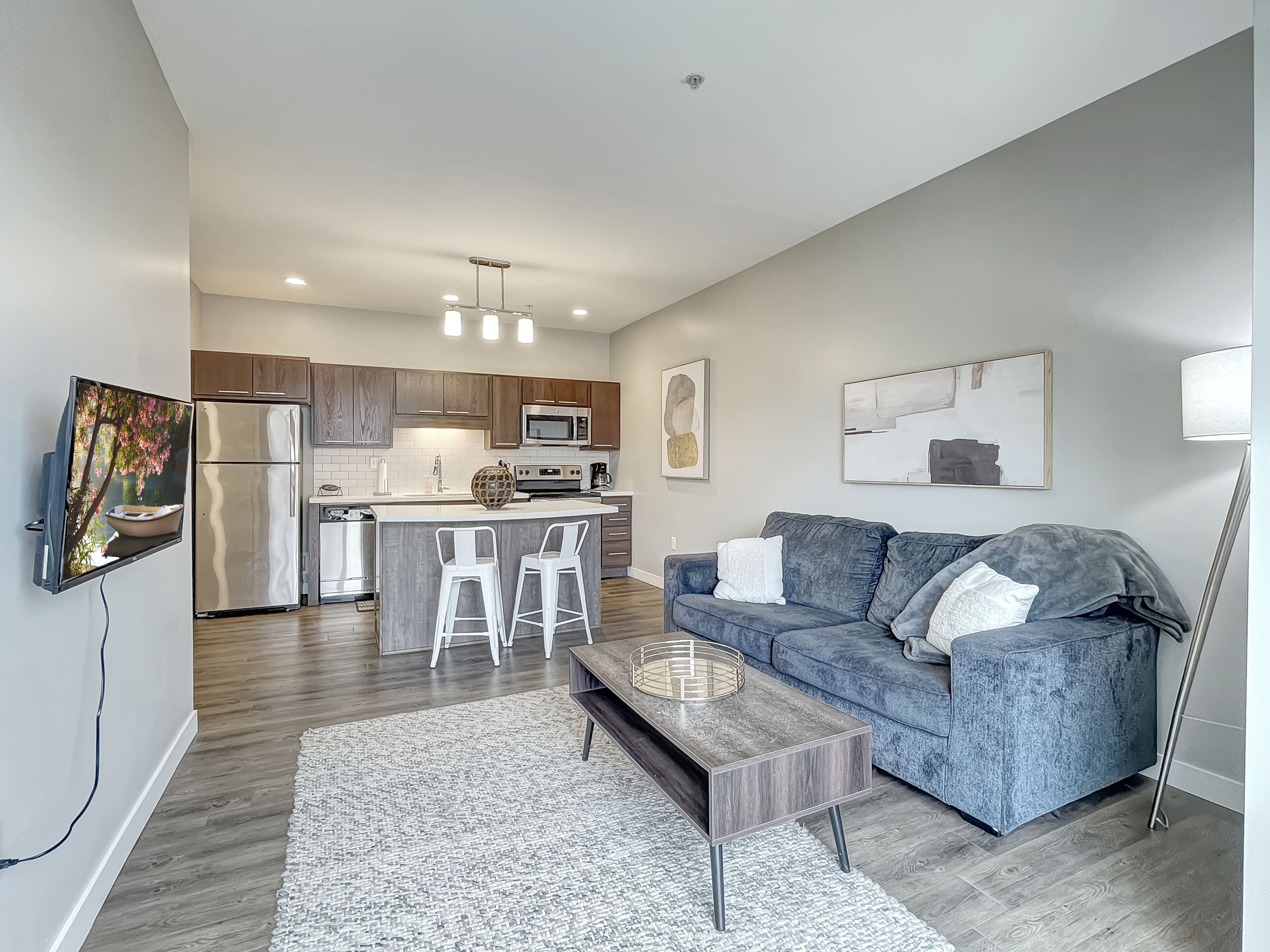 Upscale 1 BR Apt Close to Everything