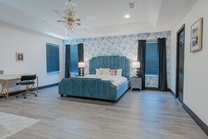 6 habitaciones, tabla de planchar con plancha y wifi gratis 