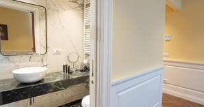 Doccia, asciugacapelli, bidet