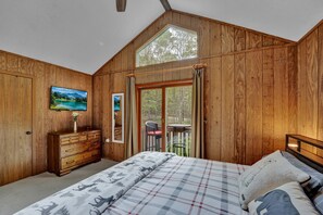 3 bedrooms, desk, free WiFi, bed sheets - Comfortable home in Pocono Resort Community (Gouldsboro)