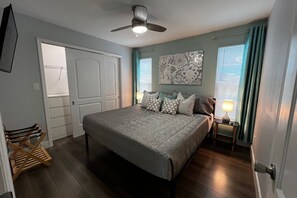 3 bedrooms, desk, iron/ironing board, free WiFi
